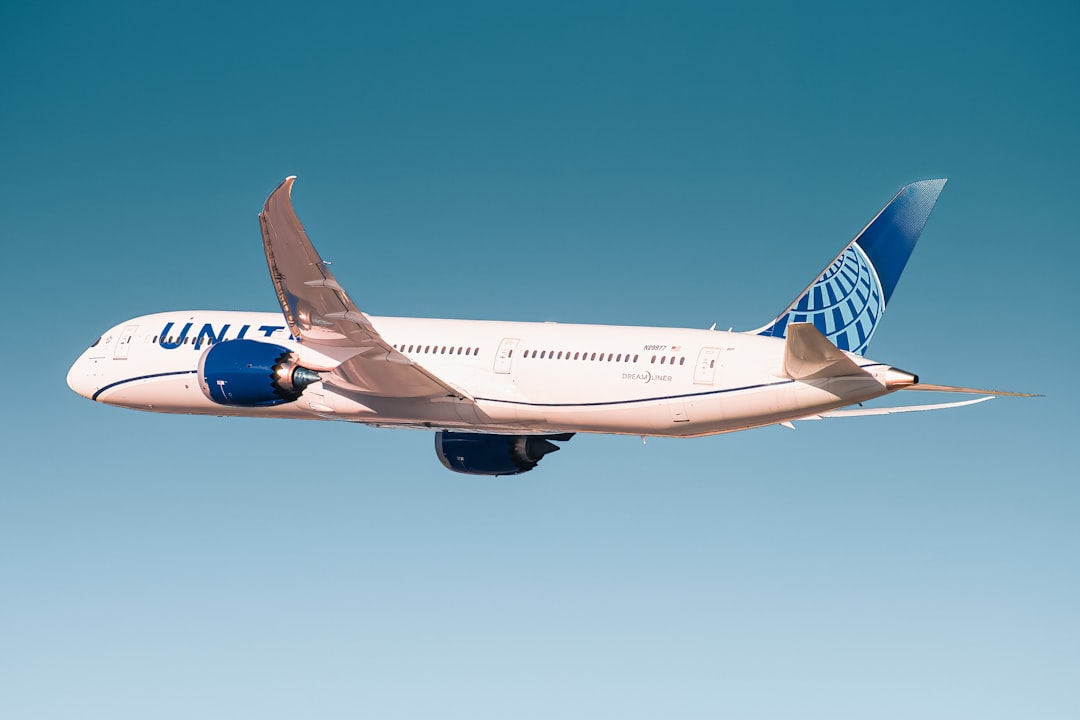 United Airlines New Early Flight and Gate Food Delivery Features 2026: How to Use Them During Delays
